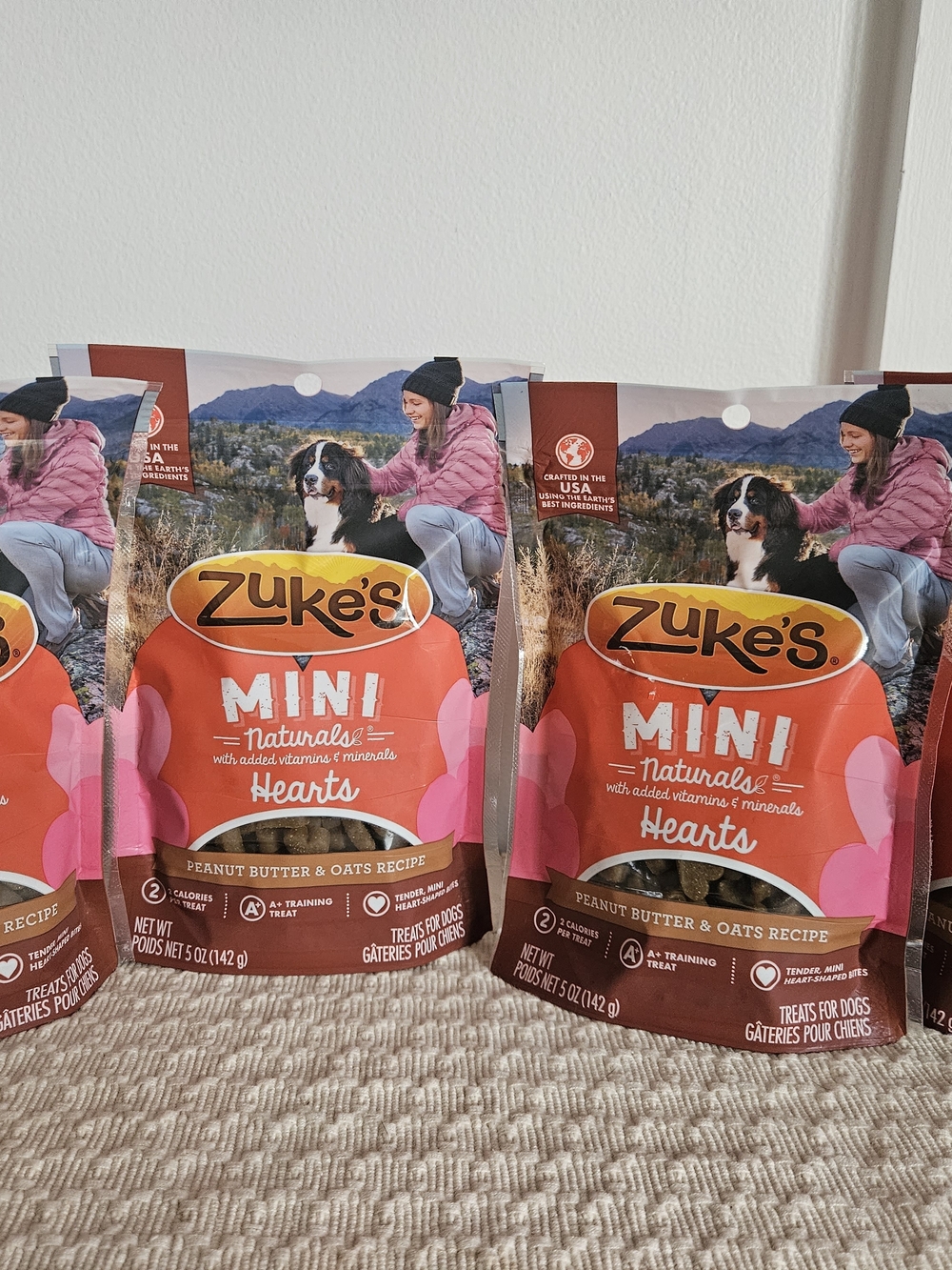 Mini Naturals Hearts Peanut Butter & Oats Dog Treats